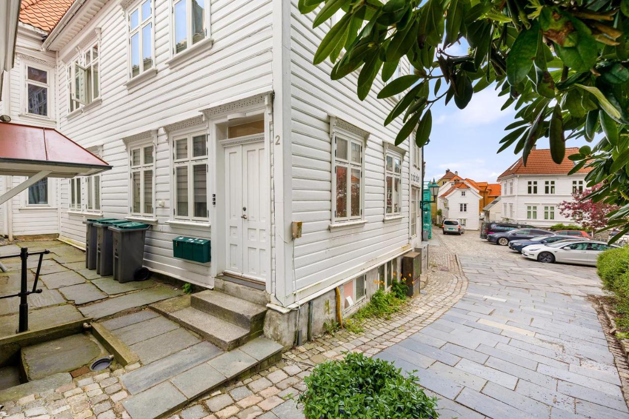 Behind Bryggen - Renovated - Budget Friendly Bergen Buitenkant foto