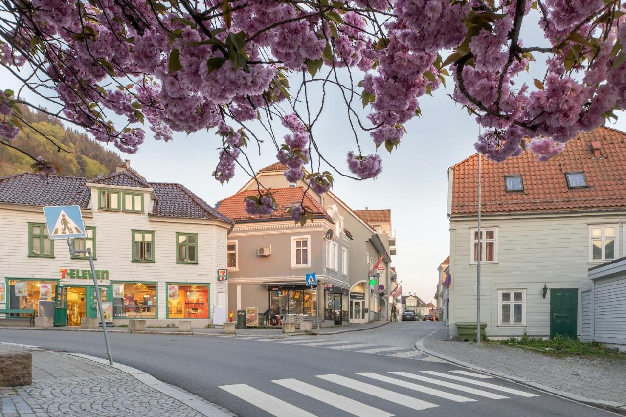 Behind Bryggen - Renovated - Budget Friendly Bergen Buitenkant foto